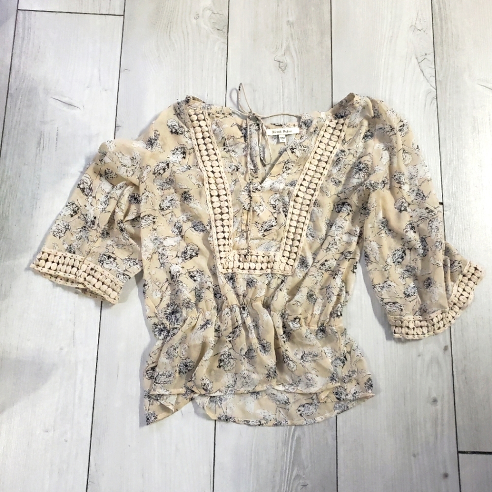 Womens cream sheer floral blouse 3/4 sleeve V Neck Tie Cinch Waist Medium